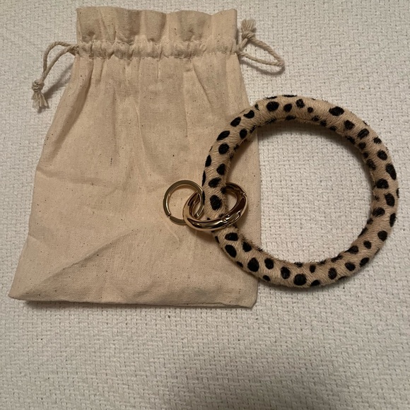 New, Animal Print Keyring Wristlet - Picture 4 of 4